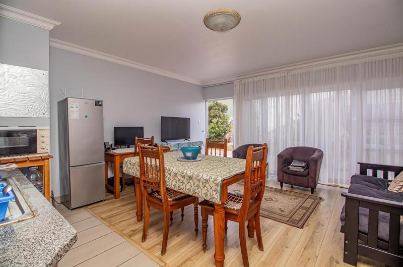 To Let 2 Bedroom Property for Rent in Outeniqua Strand Western Cape